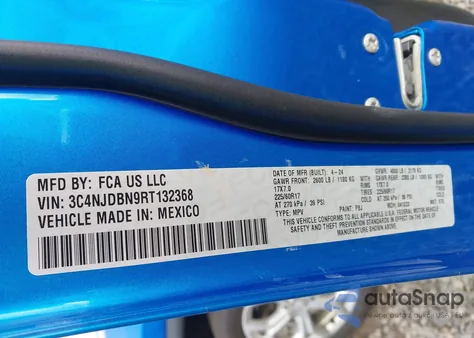 2024 Jeep Compass Latitude 4X4 z USA, uszkodzony, nr VIN 3C4NJDBN9RT132368